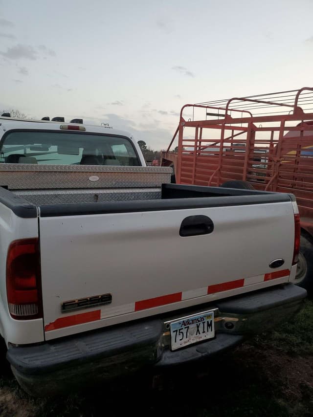 Image of Ford F-250 equipment image 2