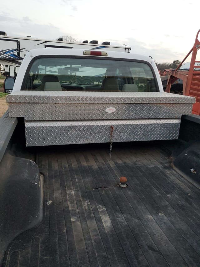 Image of Ford F-250 equipment image 3