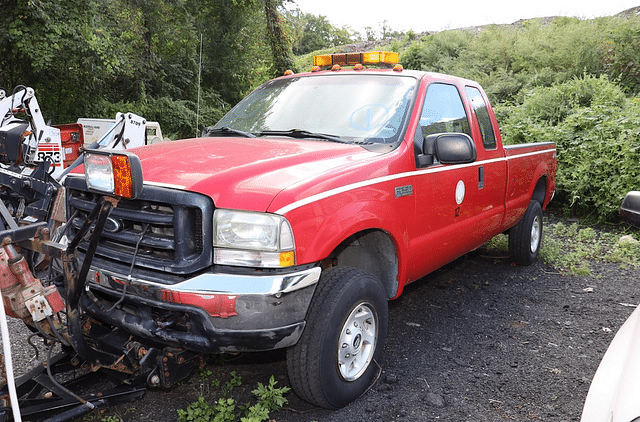 Image of Ford F-250 equipment image 2