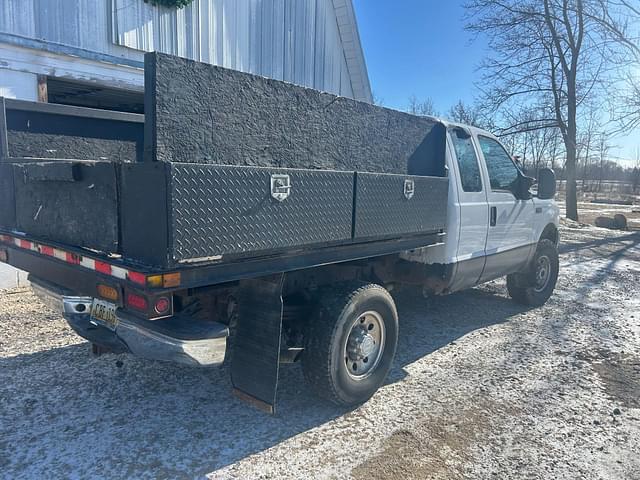 Image of Ford F-250 equipment image 3