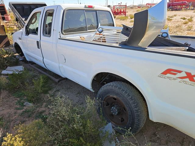 Image of Ford F-250 equipment image 3