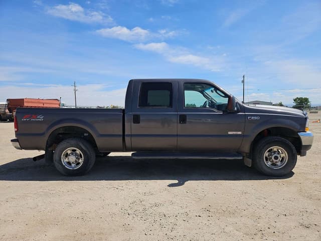 Image of Ford F-250 equipment image 3