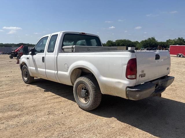 Image of Ford F-250 equipment image 2