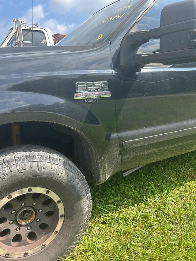 Image of Ford F-250 equipment image 4