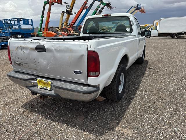 Image of Ford F-250 equipment image 2