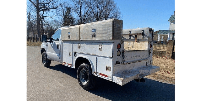 Image of Ford F-250 equipment image 1