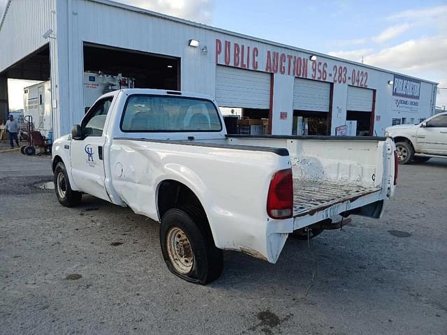 Image of Ford F-250 equipment image 3