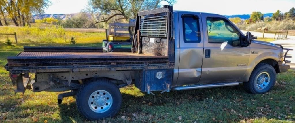 2004 Ford F-250 Equipment Image0
