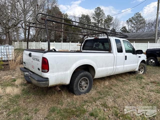 Image of Ford F-250 equipment image 4