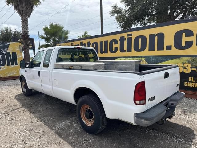 Image of Ford F-250 equipment image 1
