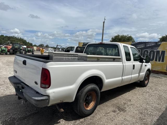 Image of Ford F-250 equipment image 2
