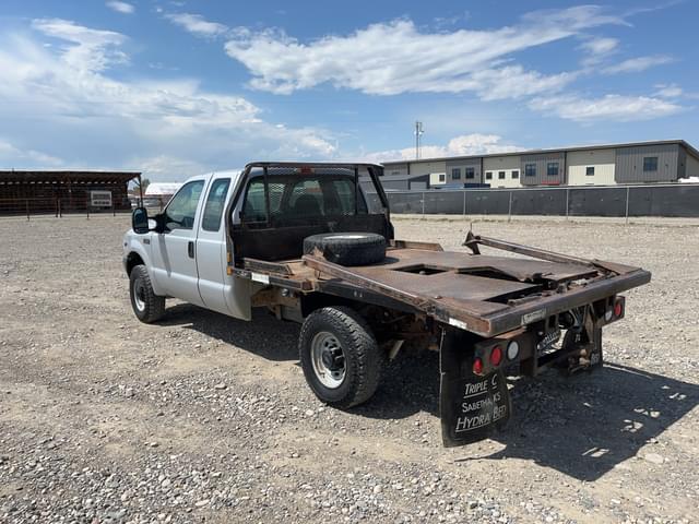 Image of Ford F-250 equipment image 2