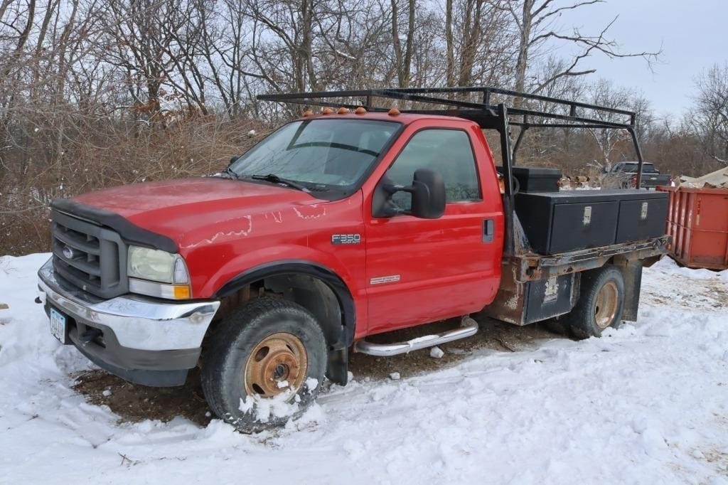 2004 Ford F-350 Equipment Image0
