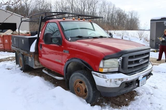 Image of Ford F-350 equipment image 3