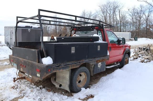 Image of Ford F-350 equipment image 2