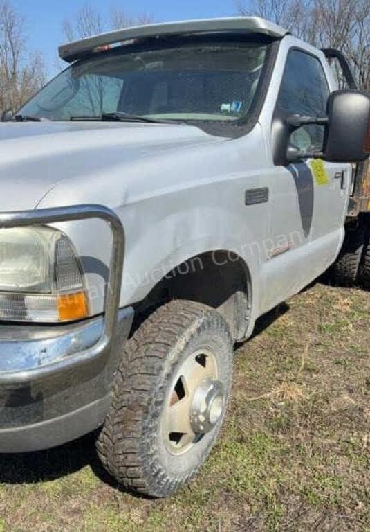 Image of Ford F-350 equipment image 3