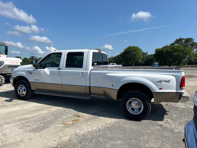Image of Ford F-350 equipment image 2