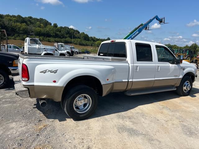 Image of Ford F-350 equipment image 4