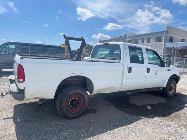 Image of Ford F-350 equipment image 2