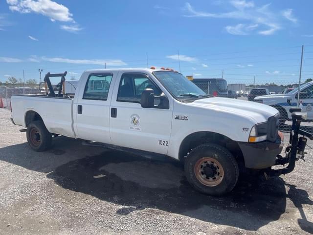 Image of Ford F-350 equipment image 3