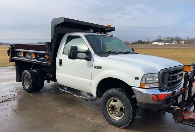 Image of Ford F-350 equipment image 1