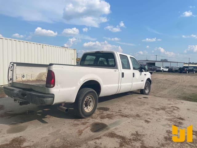 Image of Ford F-350 equipment image 4