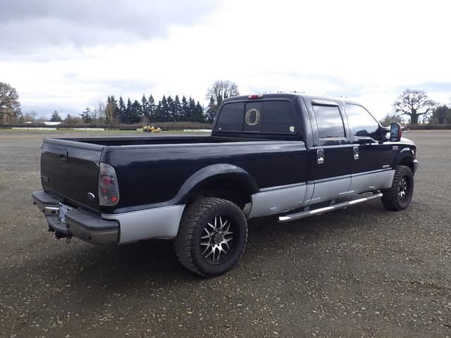 Image of Ford F-350 equipment image 4