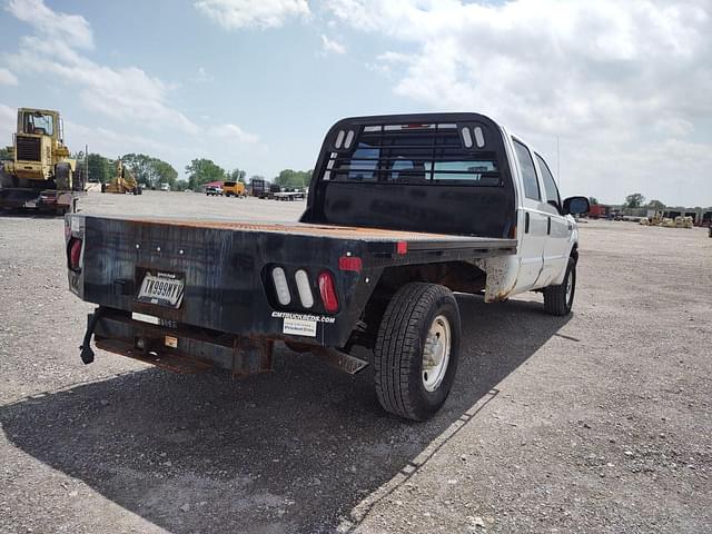 Image of Ford F-350 equipment image 2