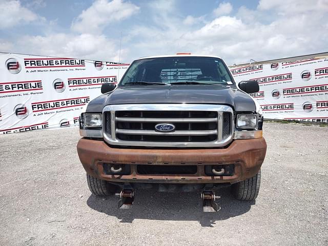 Image of Ford F-350 equipment image 4