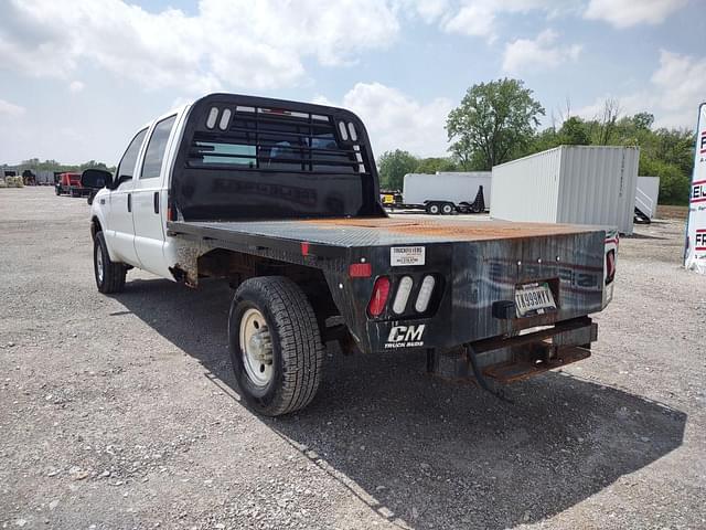 Image of Ford F-350 equipment image 3