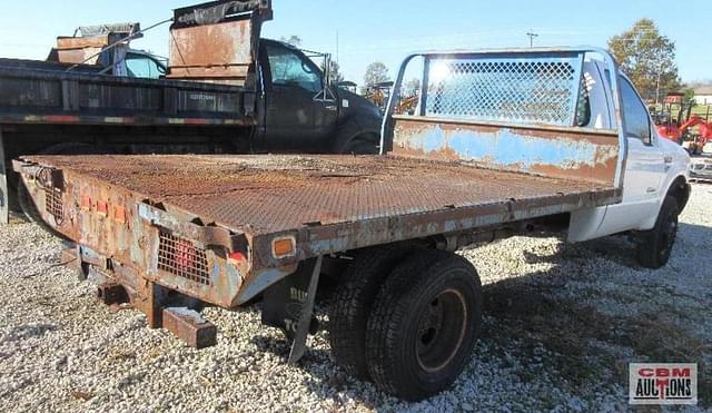 Image of Ford F-350 equipment image 3