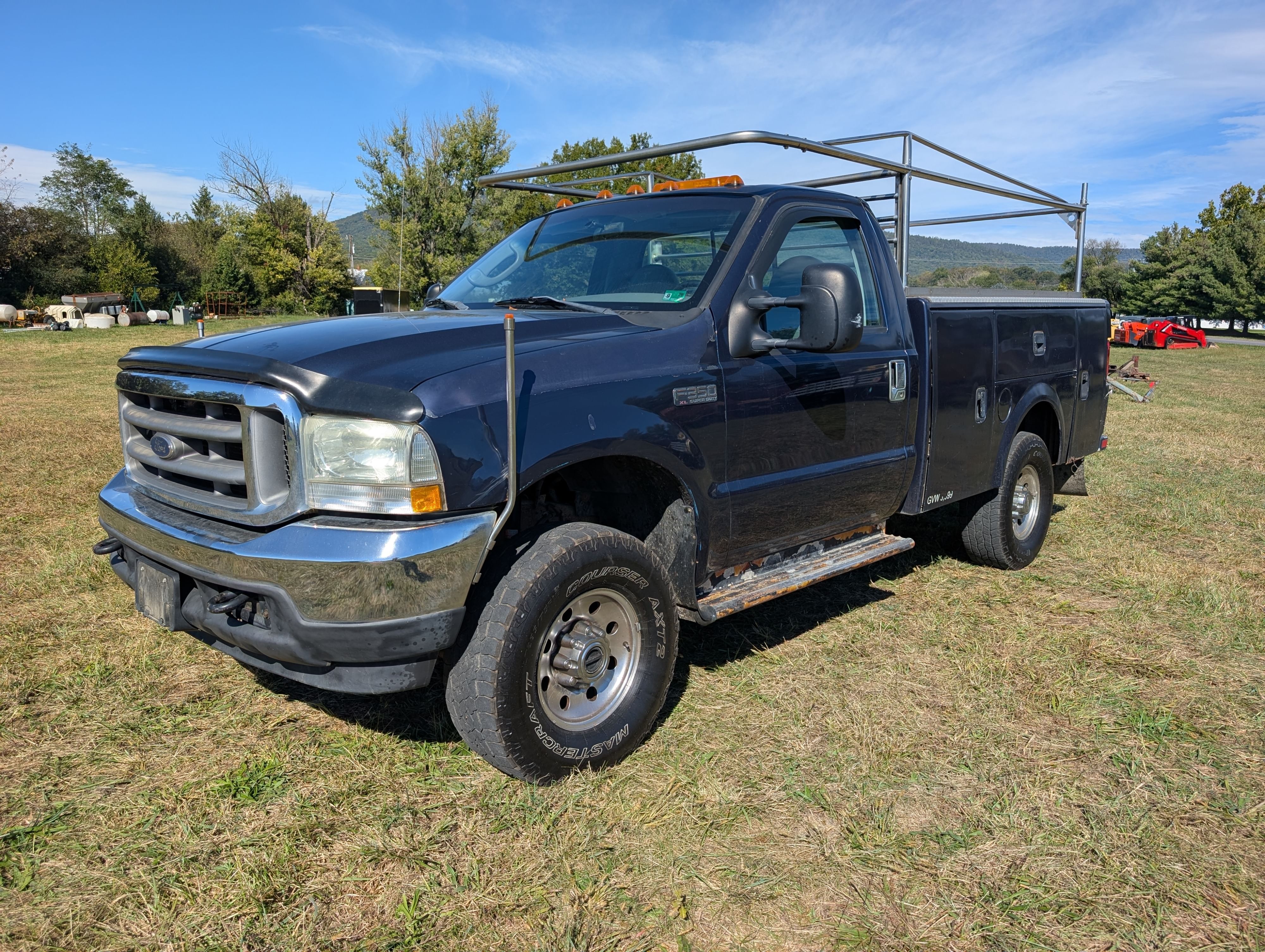 2004 Ford F-350 Equipment Image0