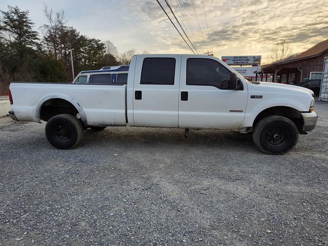 Image of Ford F-350 equipment image 3