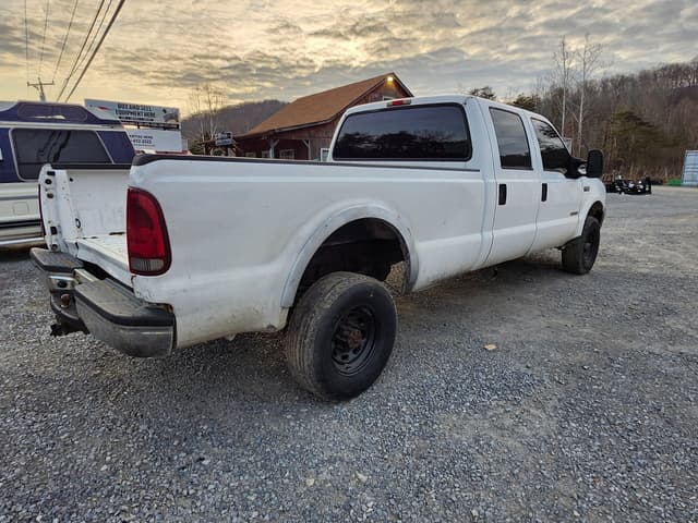 Image of Ford F-350 equipment image 4