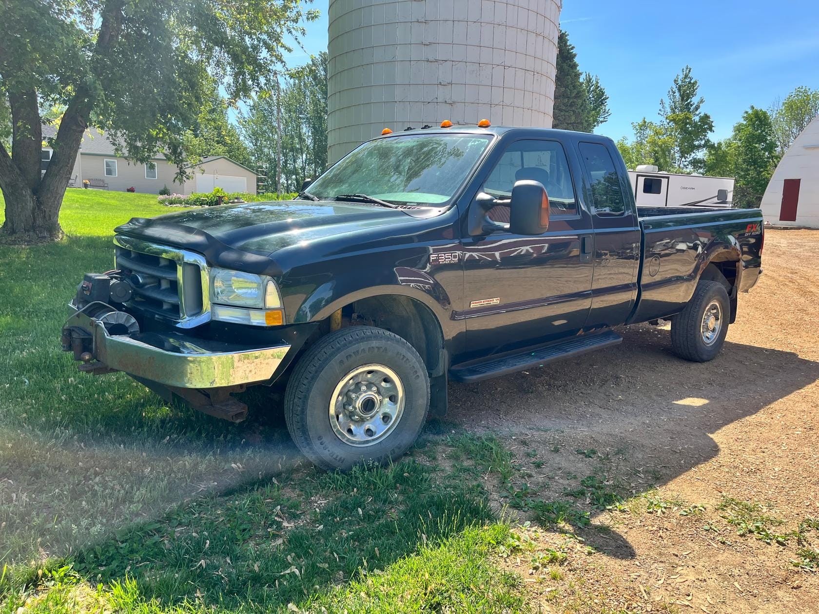 2004 Ford F-350 Equipment Image0