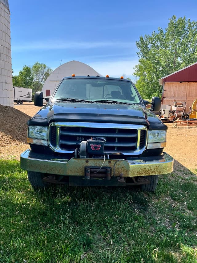 Image of Ford F-350 equipment image 1