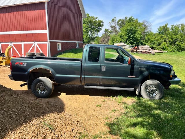 Image of Ford F-350 equipment image 3