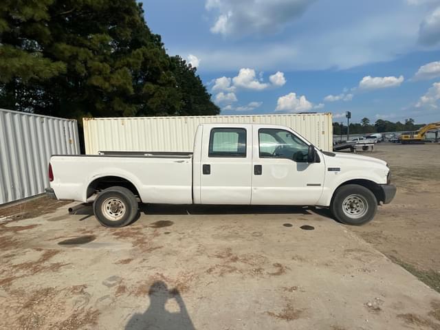 Image of Ford F-350 equipment image 3