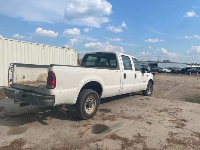 Image of Ford F-350 equipment image 4