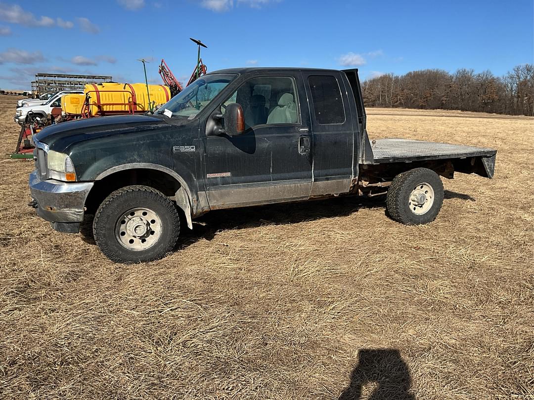 Image of Ford F-350 Primary image