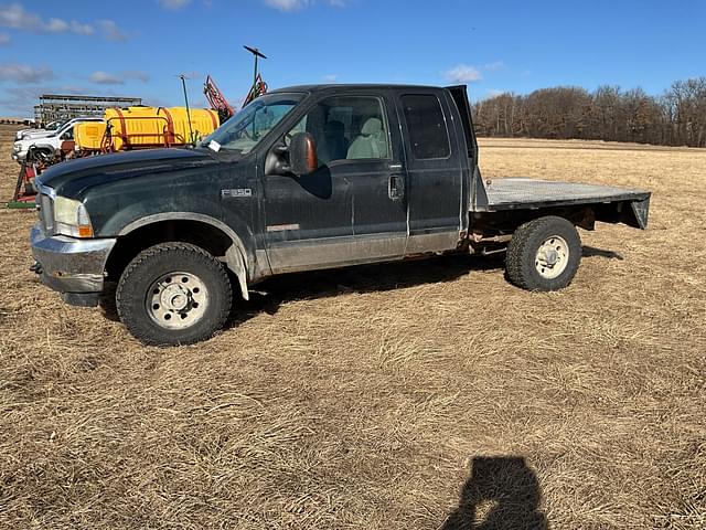 Image of Ford F-350 equipment image 1