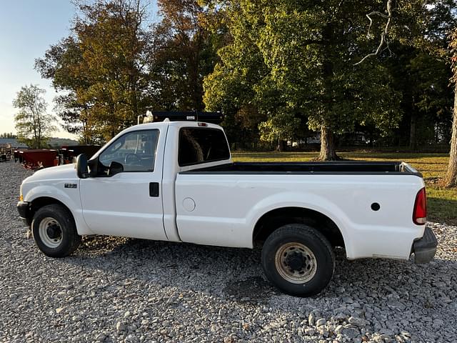 Image of Ford F-350 equipment image 1