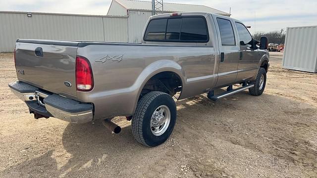 Image of Ford F-350 equipment image 1