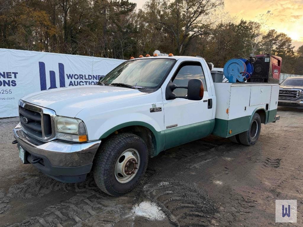 2004 Ford F-350 Equipment Image0