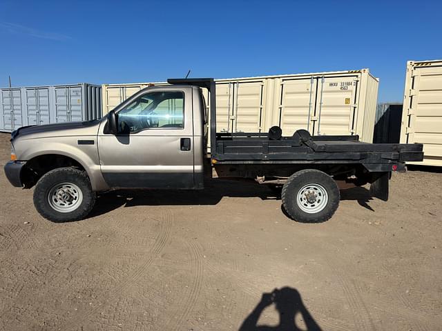Image of Ford F-350 equipment image 1