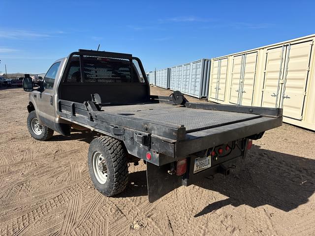 Image of Ford F-350 equipment image 4