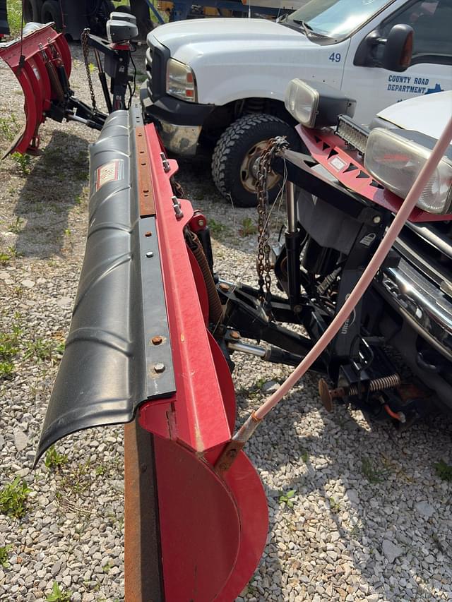 Image of Ford F-350 equipment image 2