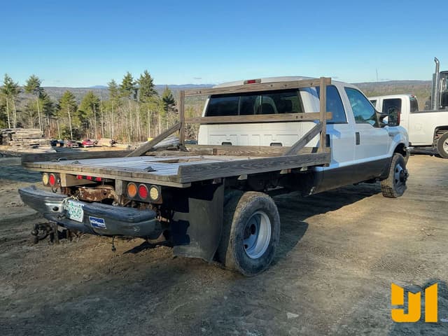 Image of Ford F-350 equipment image 4