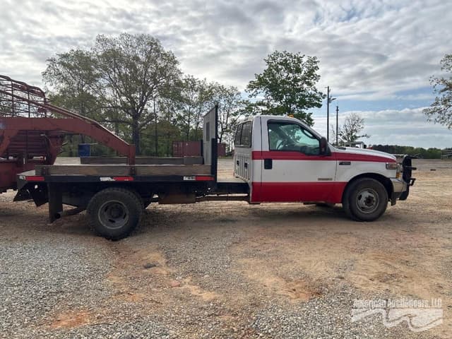 Image of Ford F-350 equipment image 4