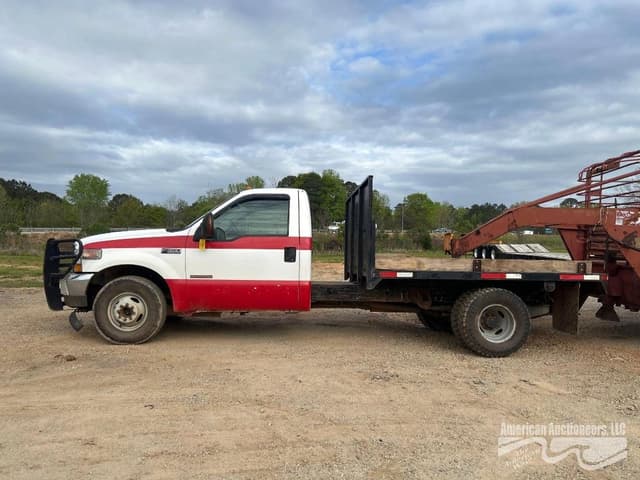Image of Ford F-350 equipment image 1